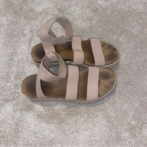 STEVE MADDEN Platform Sandals